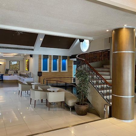 Circle Inn Hotel And Suites Bacolod Eksteriør bilde