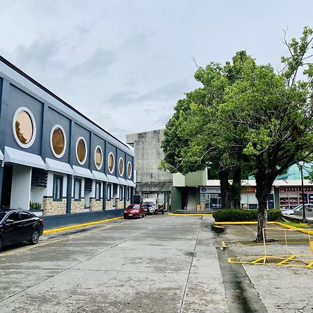 Circle Inn Hotel And Suites Bacolod Eksteriør bilde