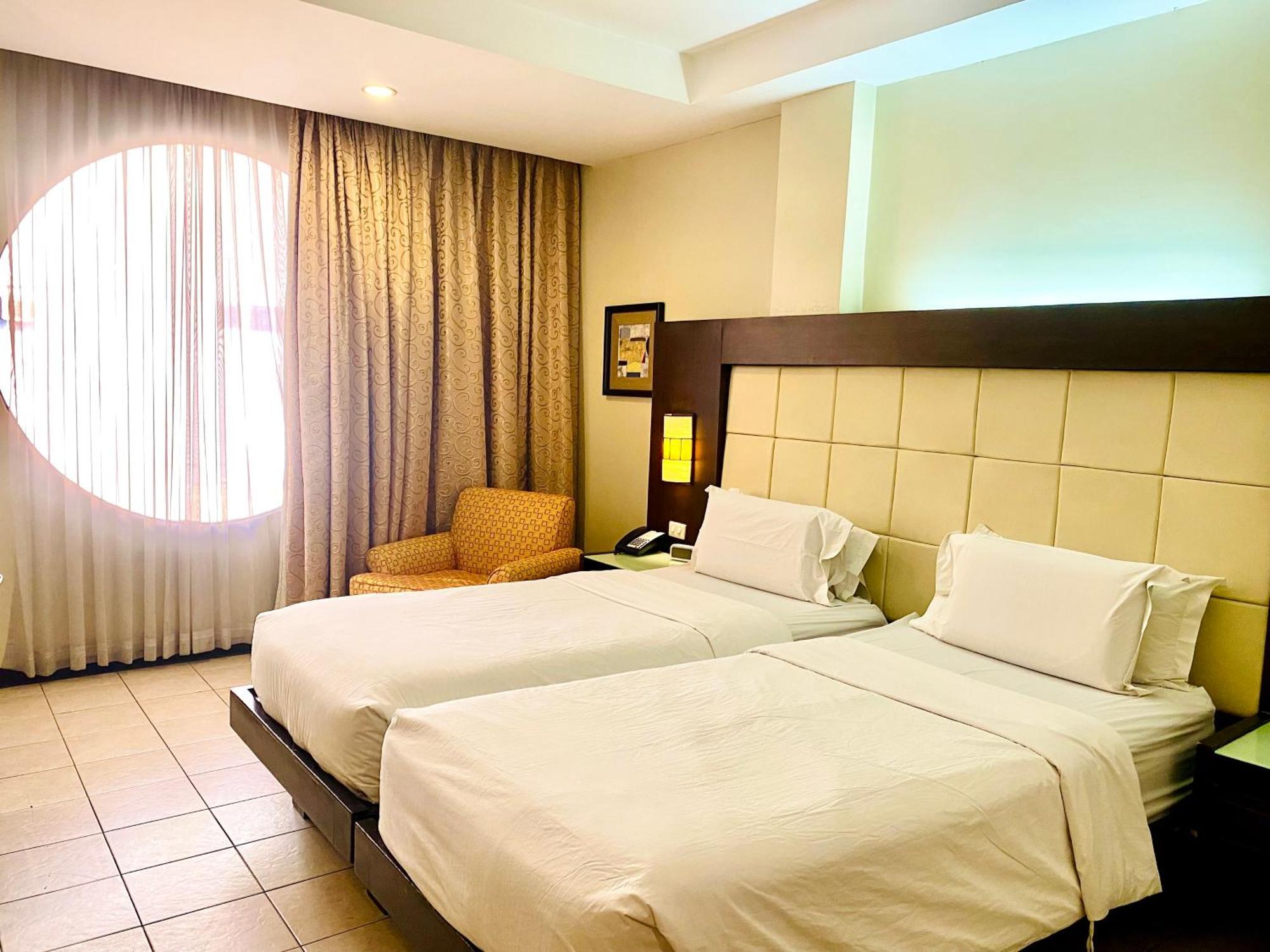Circle Inn Hotel And Suites Bacolod Eksteriør bilde