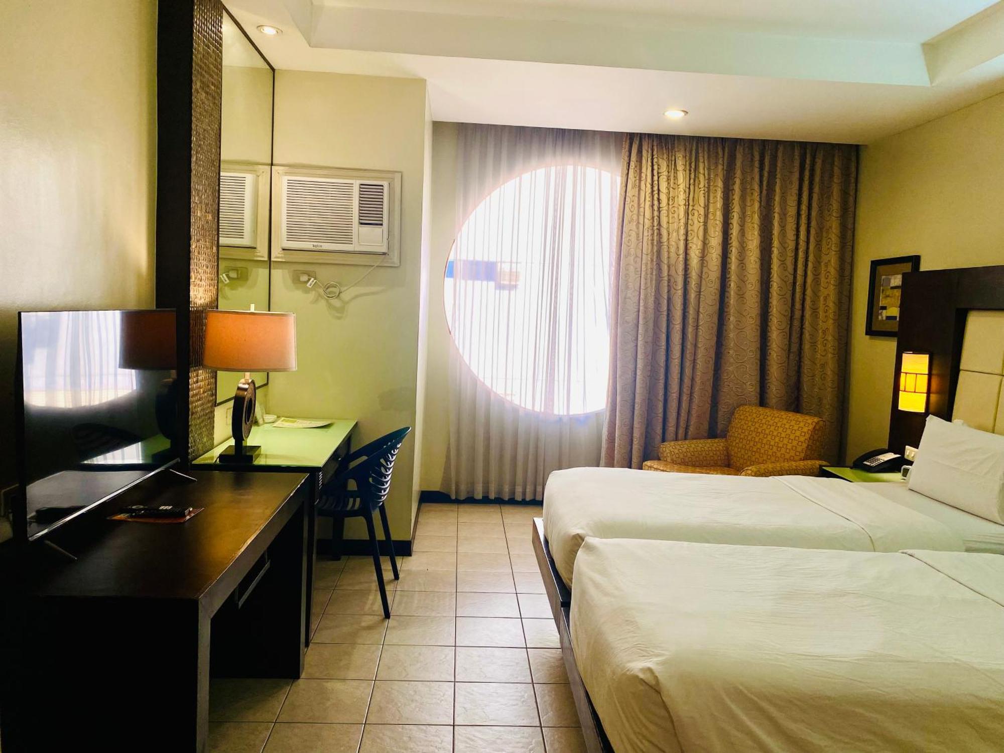 Circle Inn Hotel And Suites Bacolod Eksteriør bilde