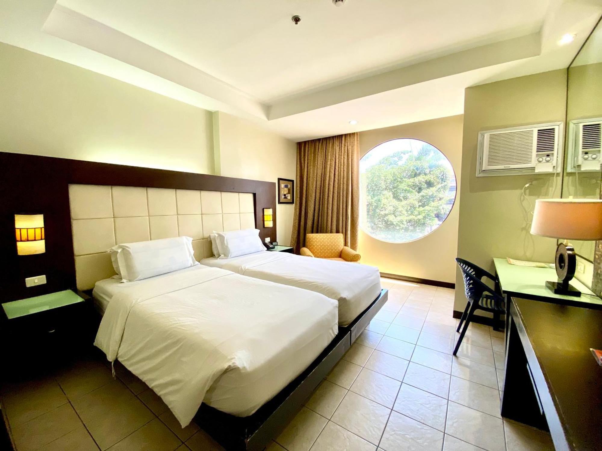 Circle Inn Hotel And Suites Bacolod Eksteriør bilde