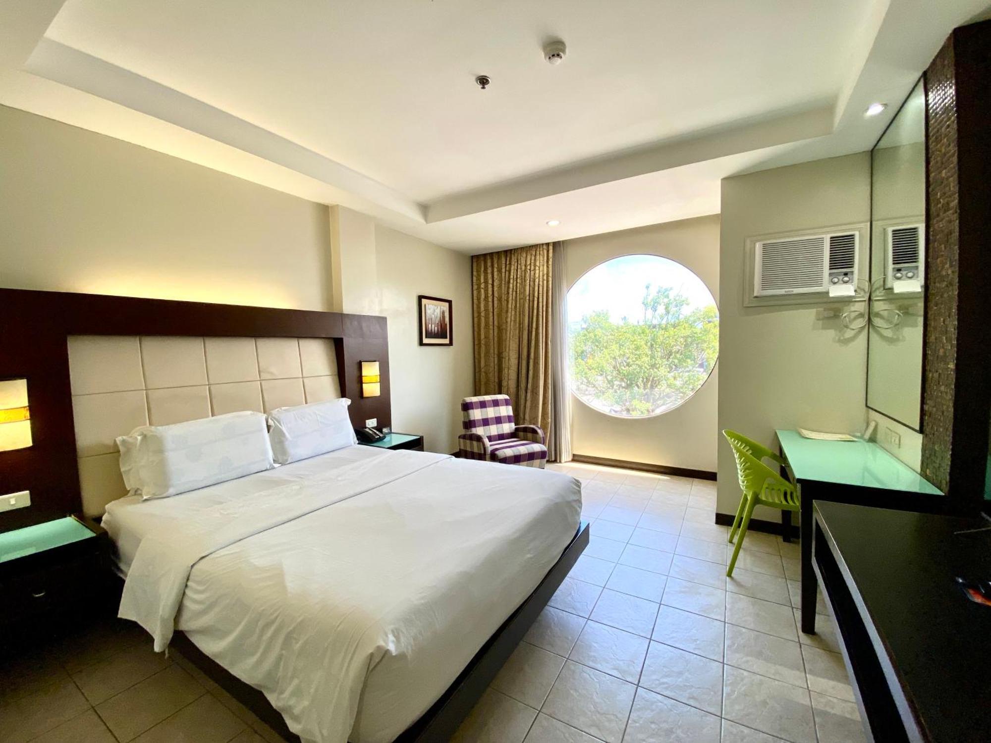 Circle Inn Hotel And Suites Bacolod Eksteriør bilde