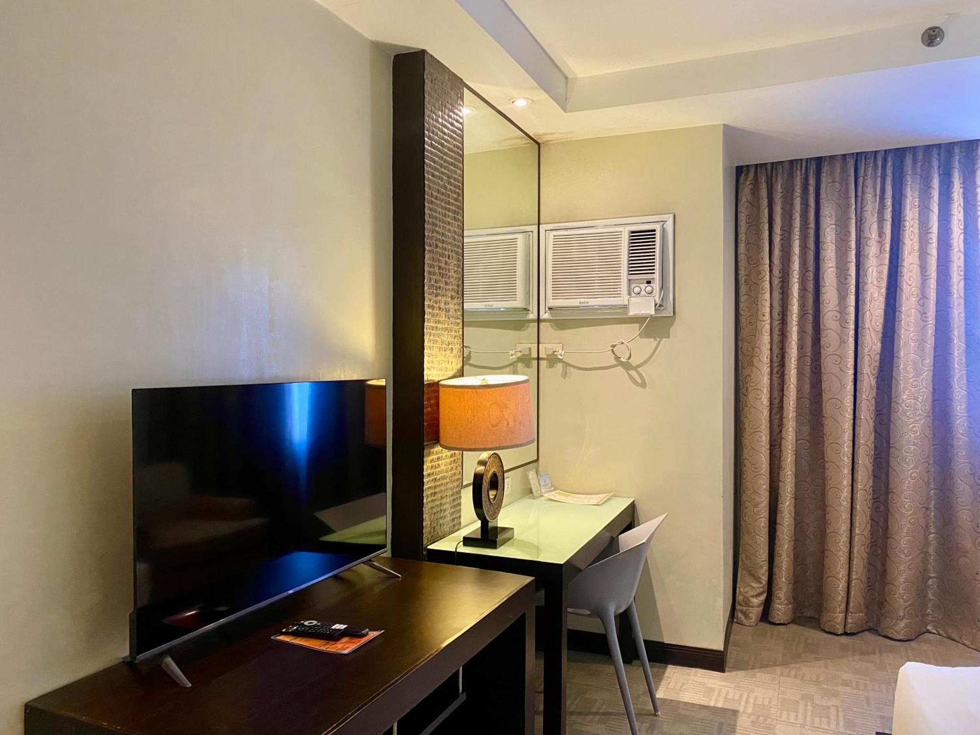 Circle Inn Hotel And Suites Bacolod Eksteriør bilde