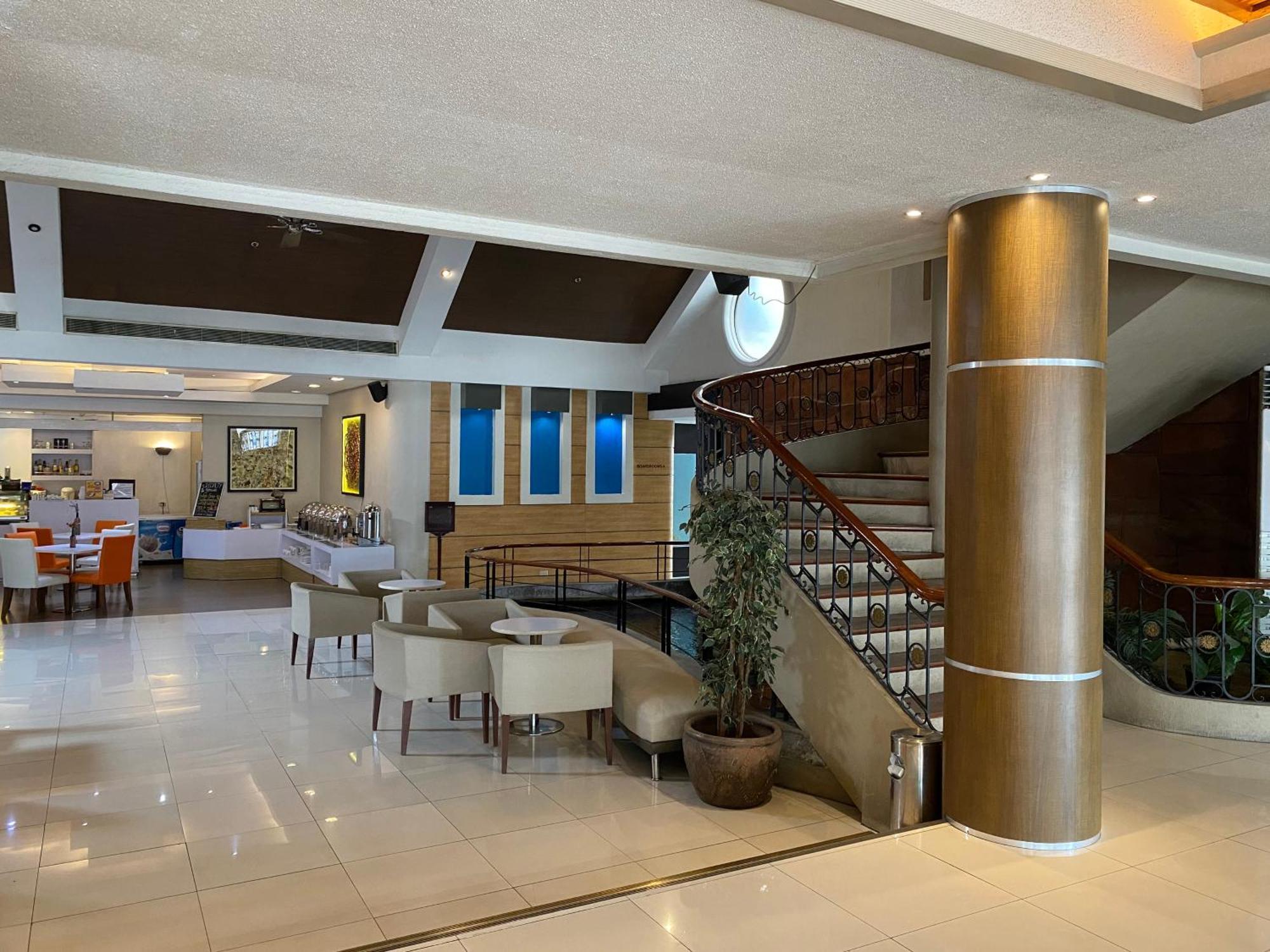 Circle Inn Hotel And Suites Bacolod Eksteriør bilde