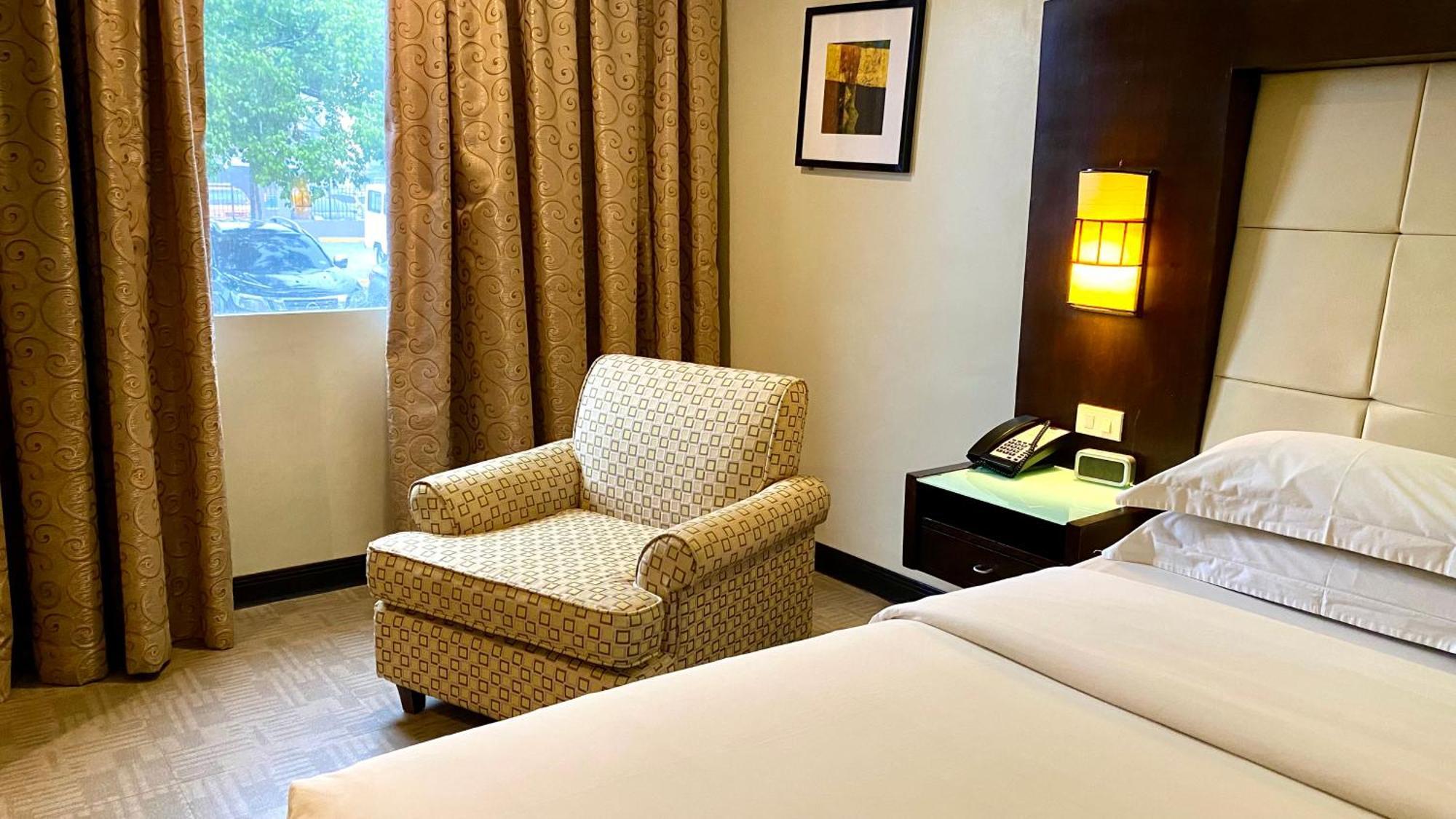 Circle Inn Hotel And Suites Bacolod Eksteriør bilde