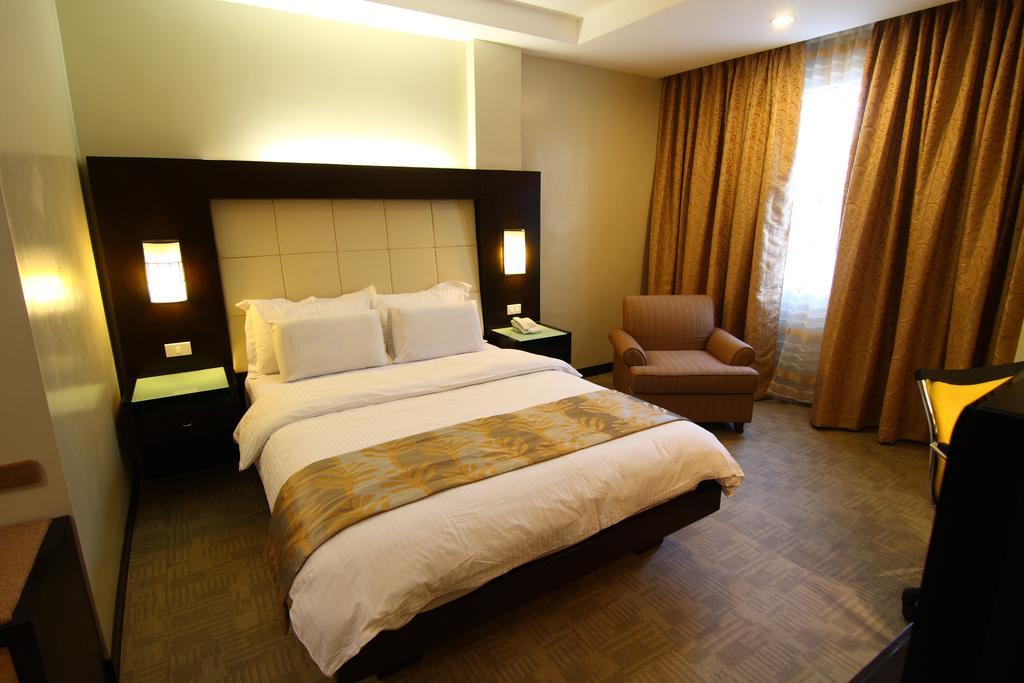 Circle Inn Hotel And Suites Bacolod Eksteriør bilde