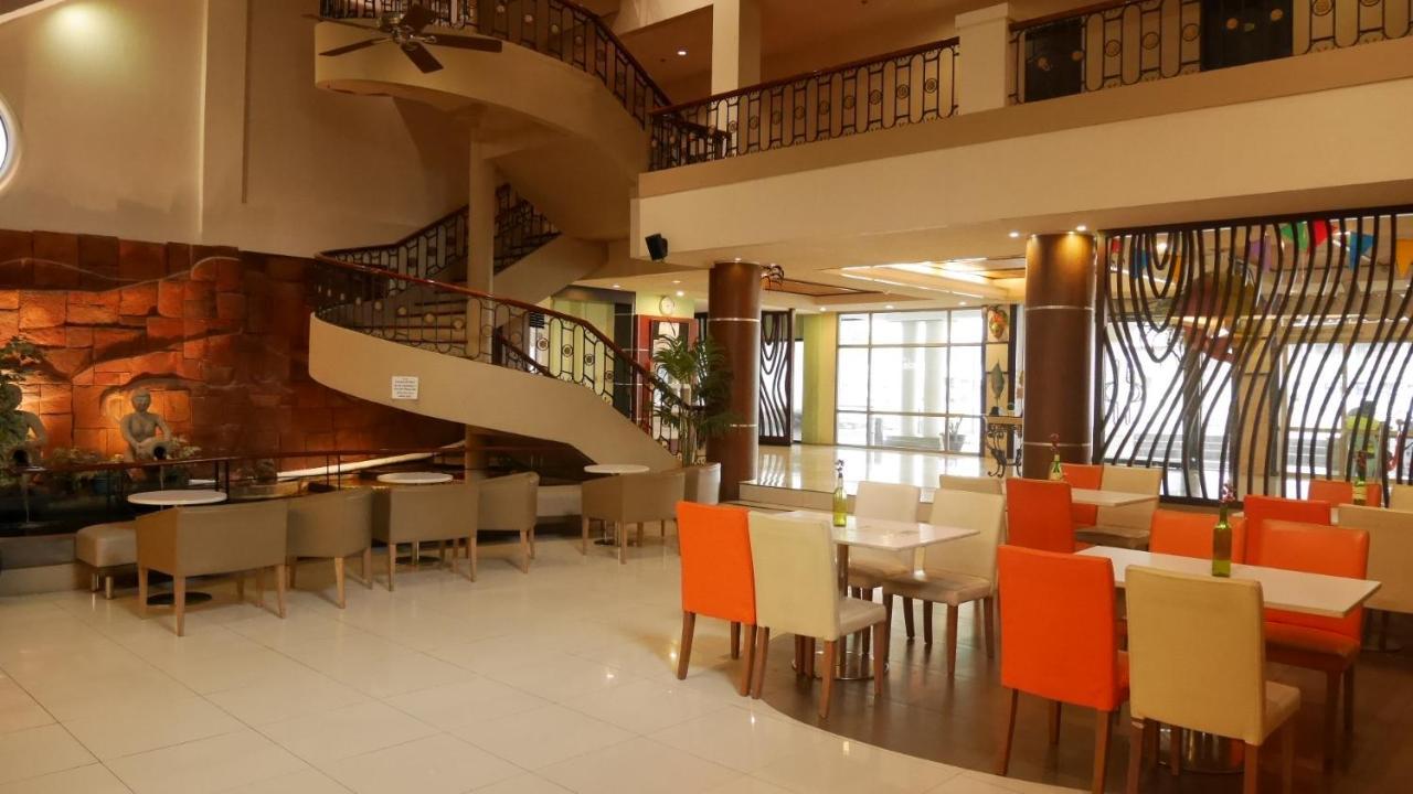 Circle Inn Hotel And Suites Bacolod Eksteriør bilde